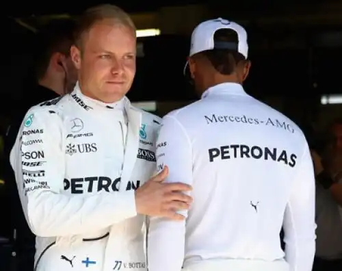 Bottas in pole in Austria, disastro Vettel