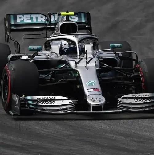 Bottas fulmina tutti, Vettel parte terzo