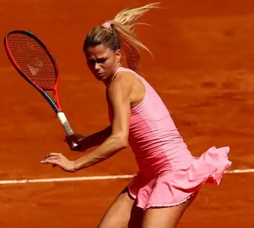 Camila Giorgi seduce Madrid con il suo vestitino rosa: le foto