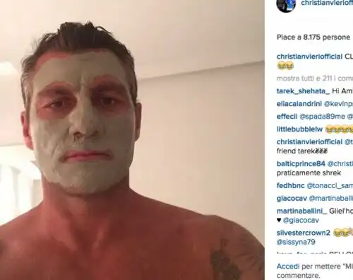 Bobo Vieri si dà alle maschere