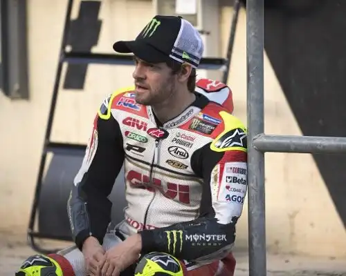 Cal Crutchlow si fa operare