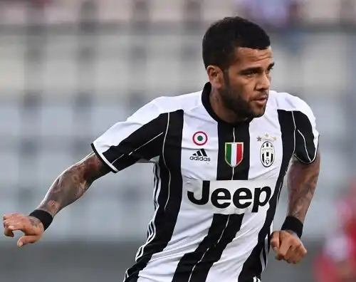 Dani Alves leva i sassolini dalla scarpa: “Fui spinto fuori”