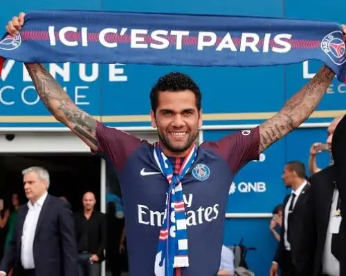 Dani Alves al Psg, bordate contro la Juventus