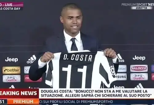 Juve, il Bayern attacca Douglas Costa