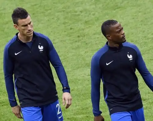 Koscielny, attacco frontale a Evra