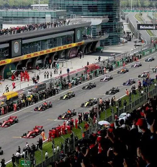 F1, doppio GP a Shanghai