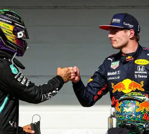 Lewis Hamilton e Max Verstappen accendono il duello finale