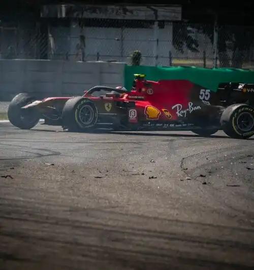 F1, le foto dell’incidente di Carlos Sainz a Monza