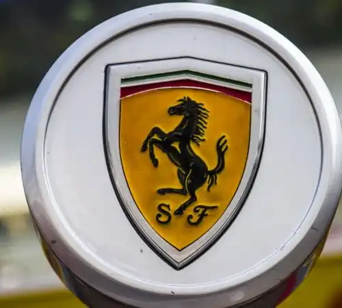 Gli italiani vogliono lavorare in Ferrari