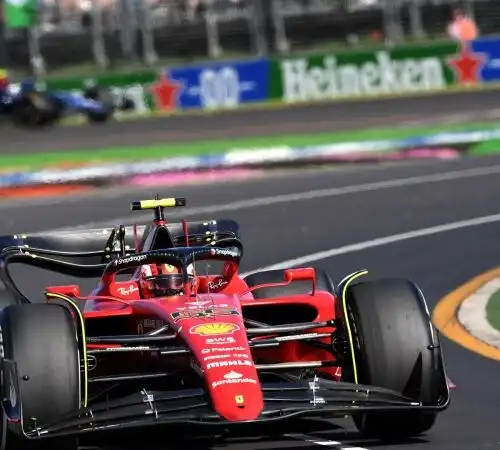 F1, Carlos Sainz il più veloce nelle prime prove libere a Melbourne