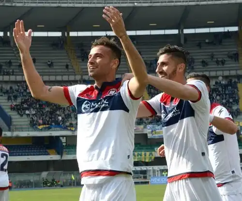 Serie A, Chievo-Crotone 1-2: salvezza riaperta