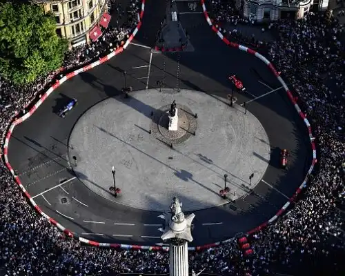 Spettacolo a Londra, senza Hamilton