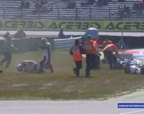 Superbike, gravissimo incidente per Marvin Fritz