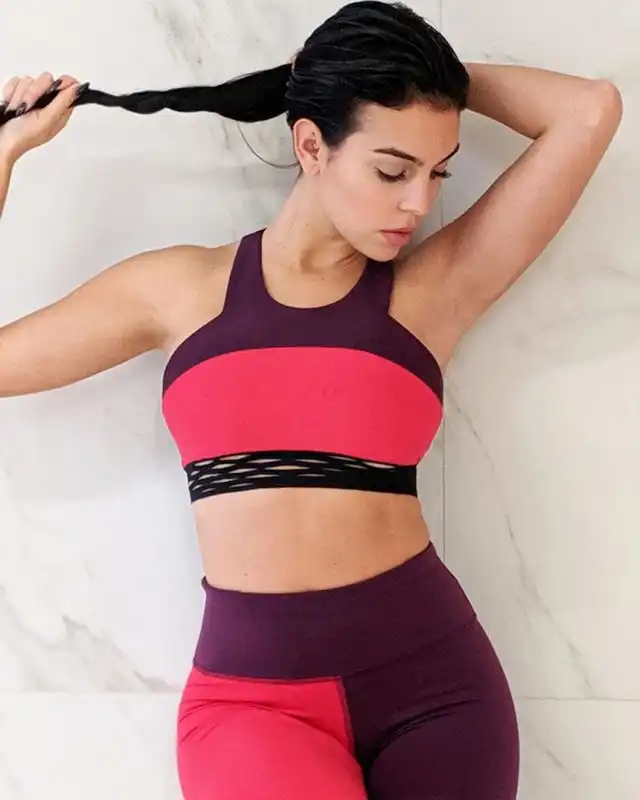 La prorompente Georgina, compagna di Ronaldo, strappa milioni di like con una foto che è già un classico.