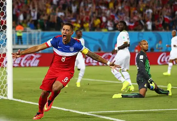 Gli Stati Uniti battono il Ghana 2-1 in un match molto combattuto. Dempsey e Brooks in gol per gli americani, di André Ayew il momentaneo pareggio africano.