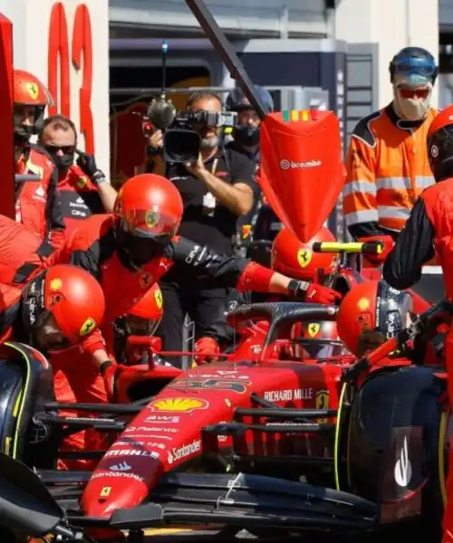 Anche la Pirelli boccia la strategia Ferrari