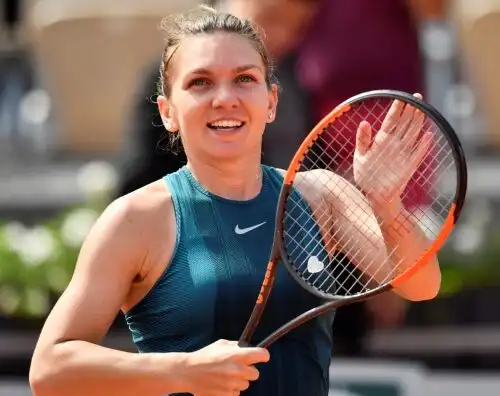 Simona Halep resta sola