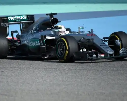 Hamilton, pole da record. Vettel terzo