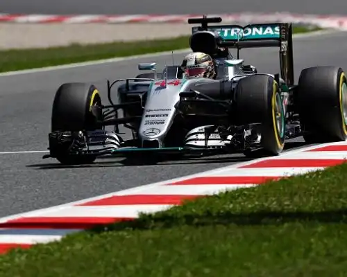 Riecco Hamilton, incubo Ferrari