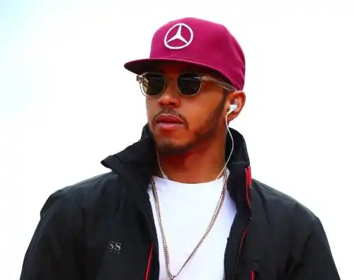 Hamilton: “La vettura migliore mai vista”