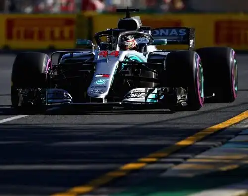 F1 Australia, Hamilton super nelle libere 1