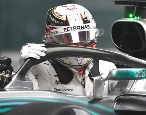 Hamilton frena: “Non abbiamo fretta”