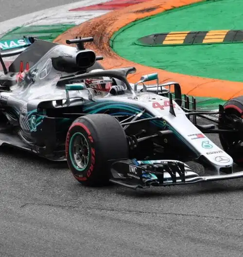 Lewis Hamilton trionfa a Monza, che errore di Vettel