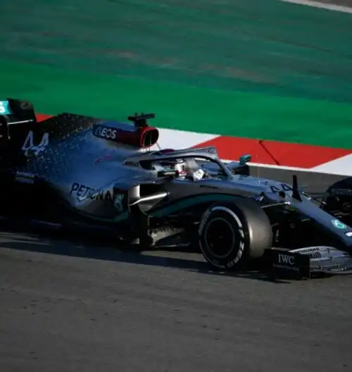 Test F1: subito Hamilton, Leclerc indietro