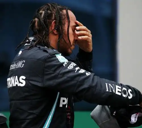 Il passato difficile di Lewis Hamilton