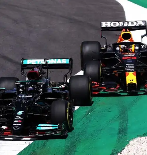 F1: Hamilton batte Verstappen, delusione Ferrari con Leclerc 6°