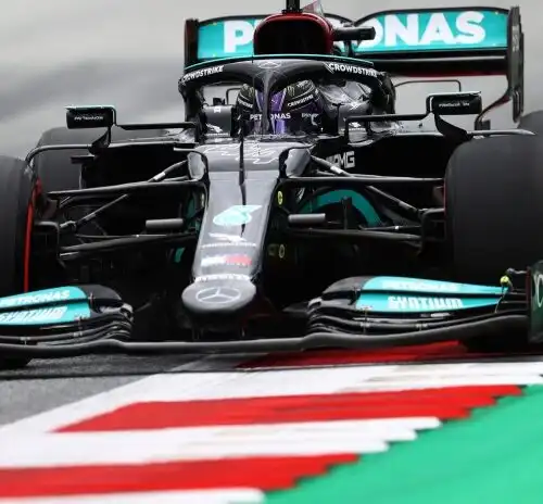 F1, Gp Austria: Mercedes davanti a tutte, precipitano le Ferrari