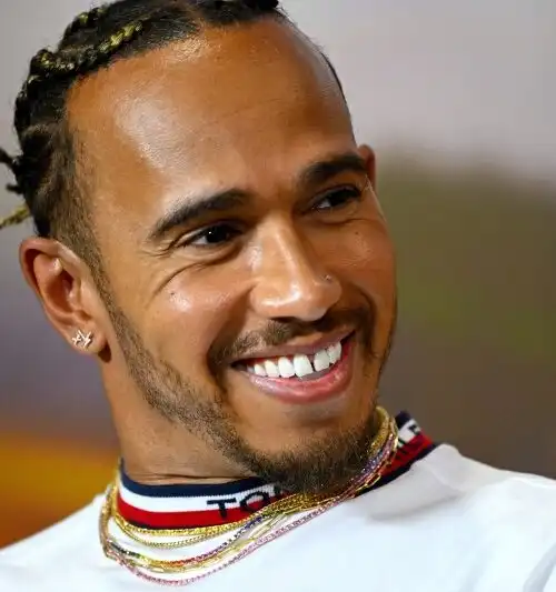 La Red Bull si schiera dalla parte di… Lewis Hamilton