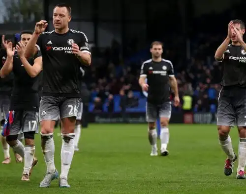 Tris Chelsea, primo sorriso per Hiddink