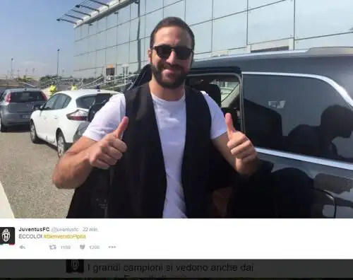 Higuain è sbarcato a Torino