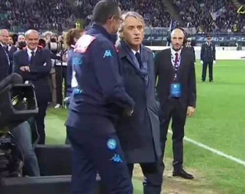 Sarri-Mancini, stretta di mano