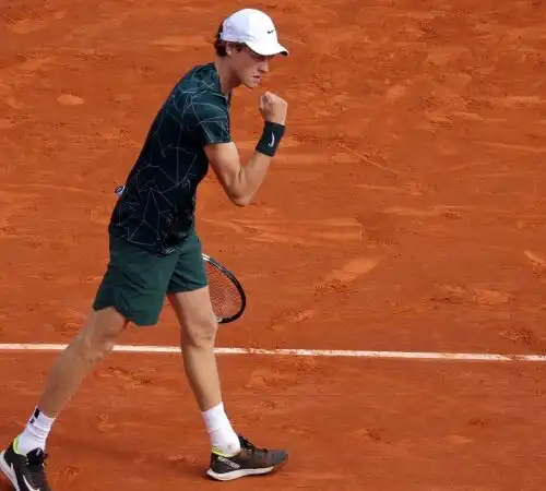 ATP Monte Carlo, Jannik Sinner è più forte del dolore: battuto Coric