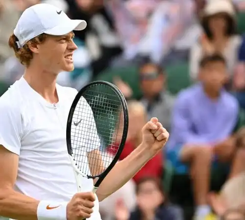 Wimbledon, Jannik Sinner si regala la sfida con Carlos Alcaraz