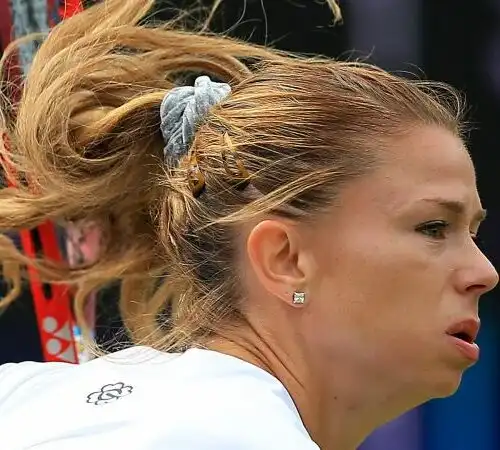 Super Camila Giorgi, regolata Garbine Muguruza