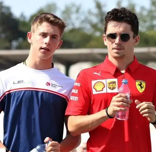 Charles Leclerc sfida il fratello Arthur