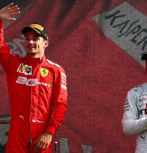 Hamilton avverte Leclerc: “Mi comporterò allo stesso modo”