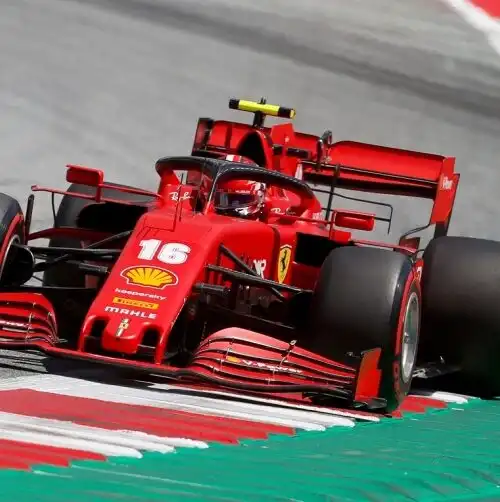 F1, pole di Bottas in Austria. Fiasco Ferrari