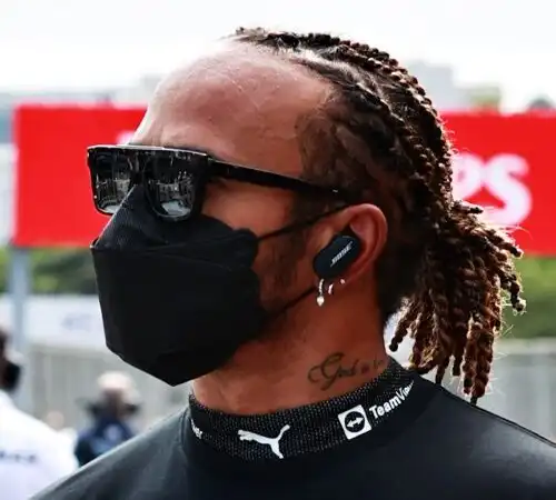 Lewis Hamilton mastica amaro e fa un’ammissione