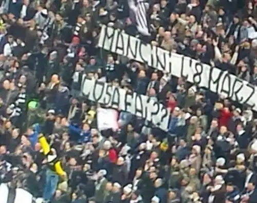 Striscione contro Mancini allo Stadium