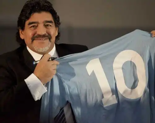 Maradona non cede il 10 a Insigne