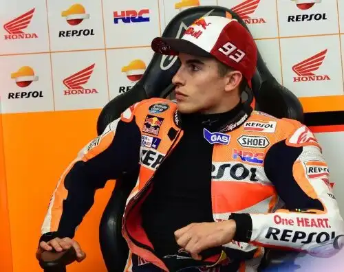 Marquez, la spalla fa male