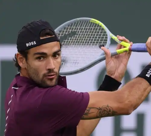 Indian Wells, Matteo Berrettini fatica ma avanza