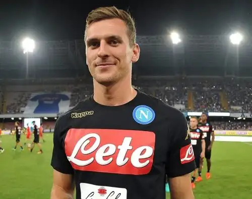 Il Napoli accoglie Milik e lascia libero il 9