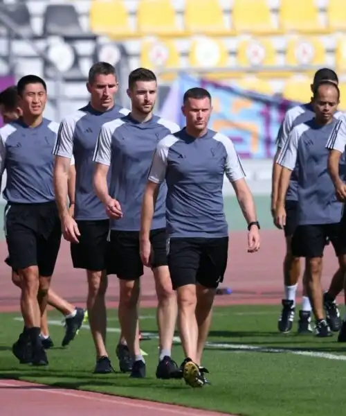 Mondiali in Qatar 2022: non solo calciatori, le foto dell’allenamento degli arbitri