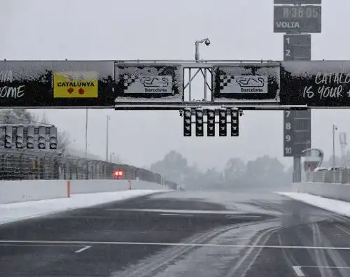 Formula 1: neve al Montmelò, rinviati i test!