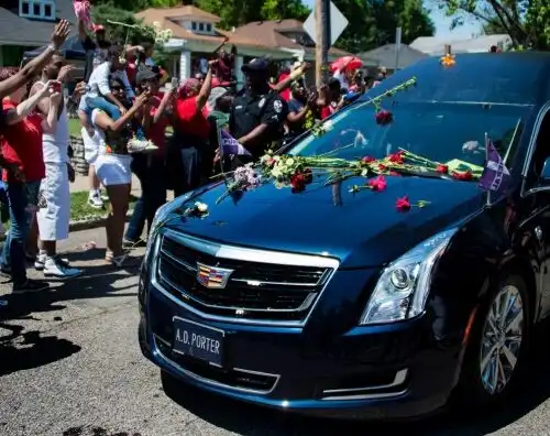 Louisville, in migliaia per l’addio ad Ali